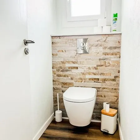 Holiday home Remarkable Ac 3-bedroom House With Garden - Dodo Et Tartine